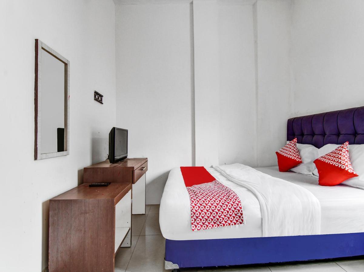 Oyo 90897 Hotel Sepupu Satria Pekanbaru Luaran gambar